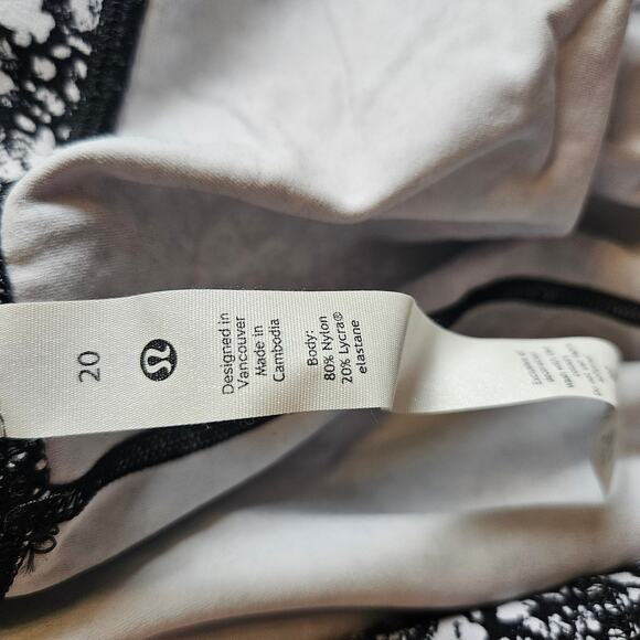 Like New Lululemon Align High Rise Crop Venture Floral Alpine Black White Sz 20 - Picture 9 of 14